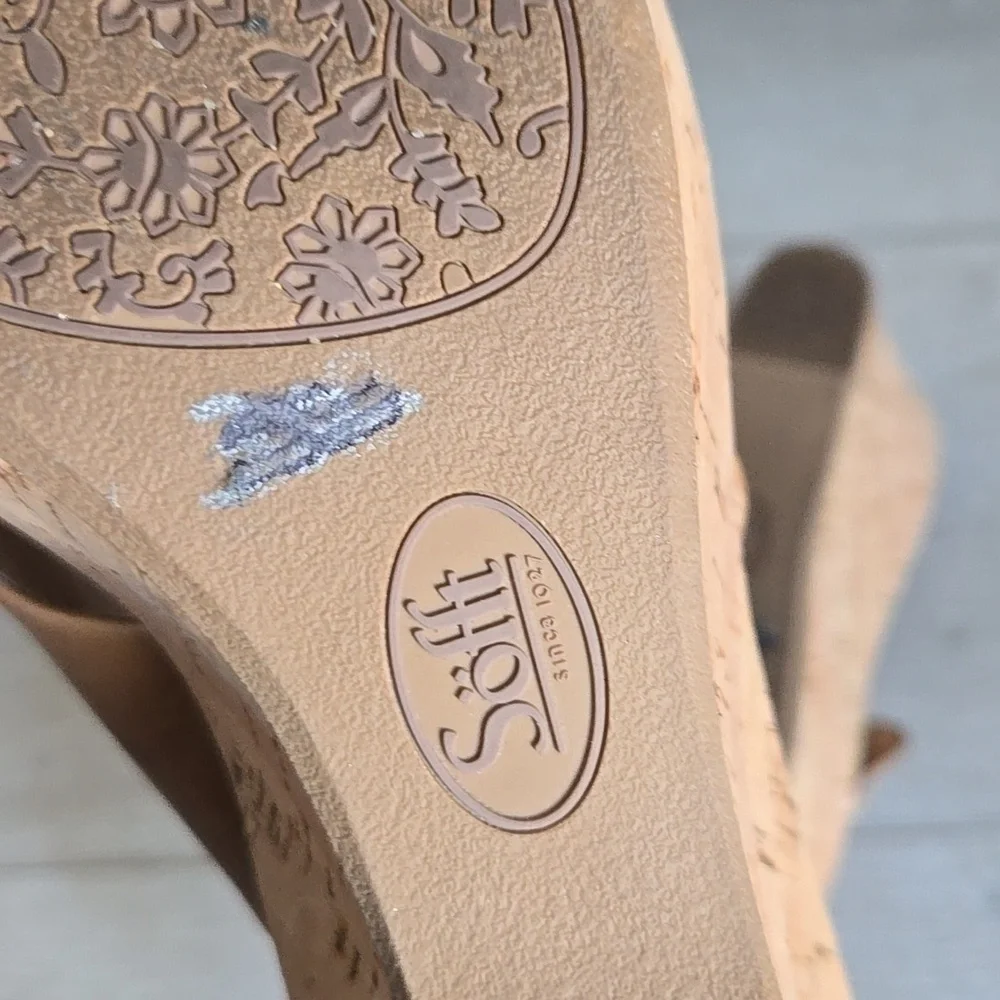 Sofft Women Leather Stylish Tan Wedge Sandals Shoes 7.5M